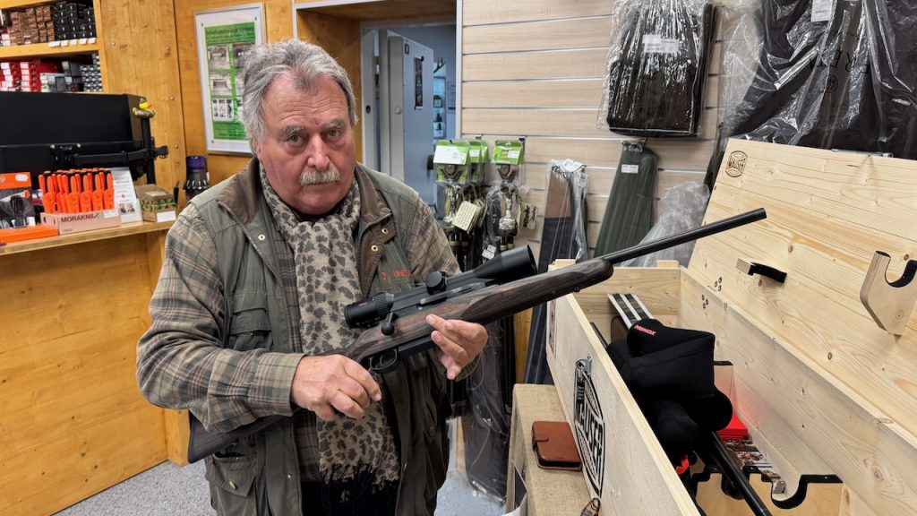 Klaus Isenebrg mit Mause M25 MAX